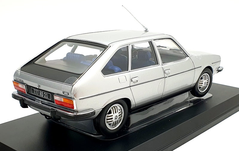 Norev 1/18 scale Diecast 185272 - 1979 Renault 30 TX - Silver