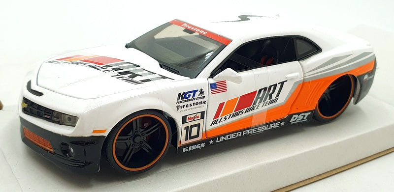 Maisto 1/24 Scale Diecast 816207 - 2010 Chevrolet Camaro SS RS - White/Orange