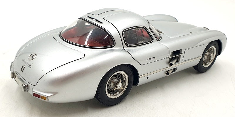 CMC 1/18 Scale M-076 Mercedes Benz 300 SLR 1955 Uhlenhaut Coupe Silver