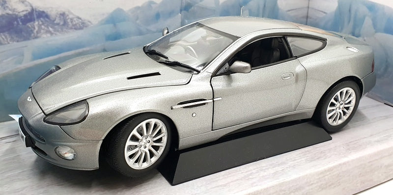 PMA 1/18 Scale Diecast 10011 - Aston Martin V12 Vanquish 007 James Bond