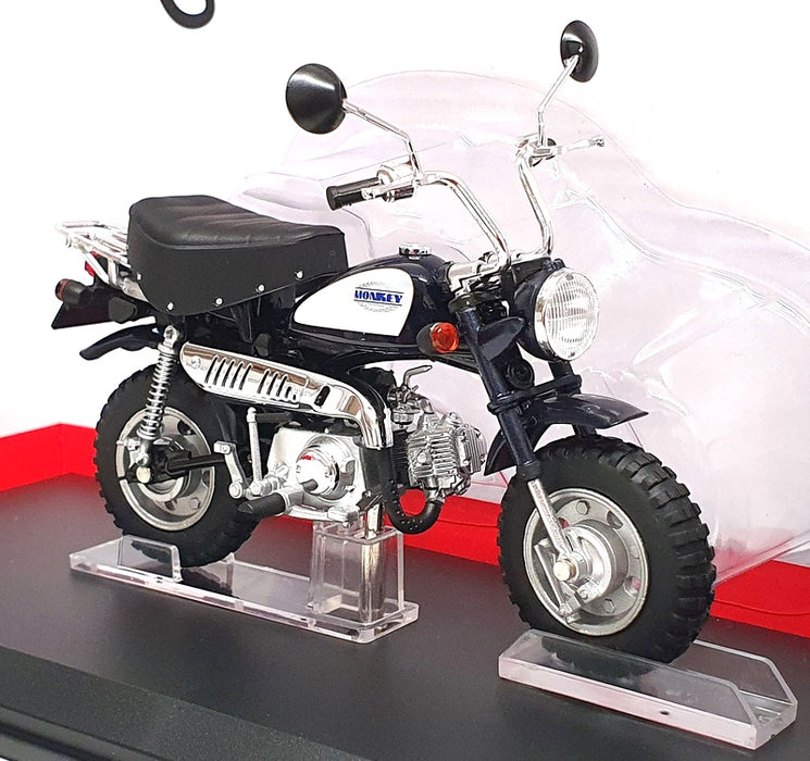 Aoshima 1/12 Scale 11168-3700 - Honda Monkey Motorcycle - Black/White