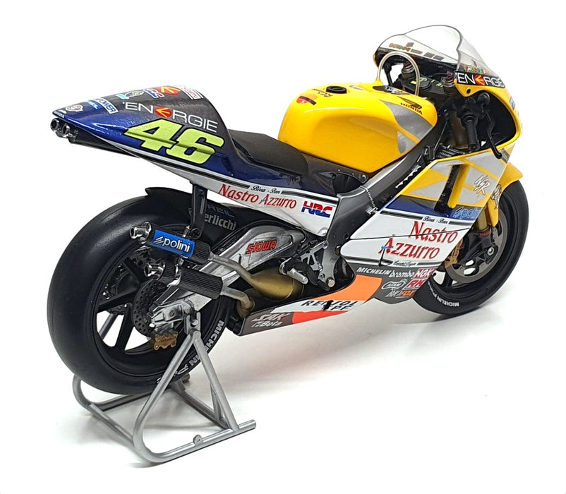 Minichamps 1/12 Scale 122 016146 - Honda NSR 500 V. Rossi 500cc GP 2001