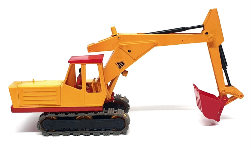 Britains 1/32 Scale Diecast 9913 - JCB Excavator - Yellow/Red