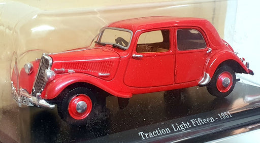 Atlas Editions 1/43 Scale 6112 516 - 1951 Citroen Traction Light Fifteen - Red