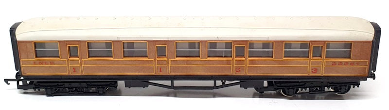 Hornby OO 1/76 Scale R.477 - L.N.E.R. Composite Coach Teak Finish 22357