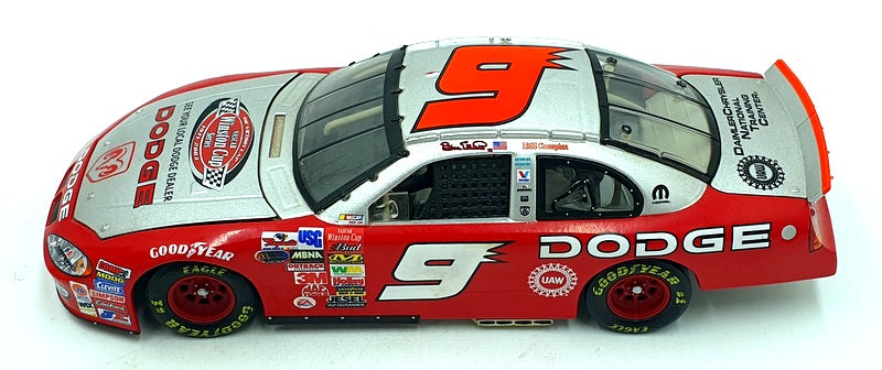 Action 1/24 Scale 103472 - Dodge Intrepid R/T 2003 Dodge NASCAR #9