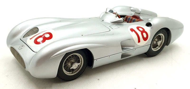 CMC 1/18 Scale Diecast M-049 Mercedes-Benz W196R 1954/55 Streamliner #18