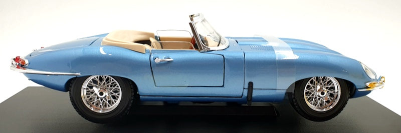 Maisto 1/18 Scale Diecast 46629 - Jaguar E-type Cabriolet - Blue