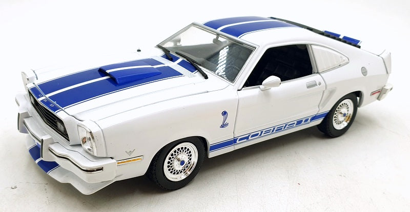 Greenlight 1/18 Scale Diecast 101124U - 1976 Ford Mustang II Cobra II White