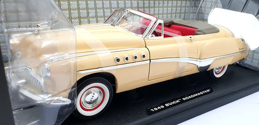 Motormax 1/18 Scale diecast 73116 - 1949 Buick Roadmaster - Beige