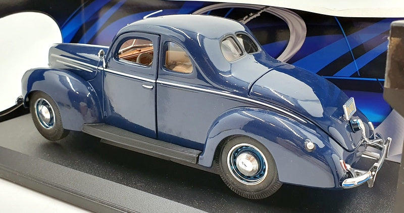 Maisto 1/18 Scale Diecast 31180 - 1939 Ford Deluxe - Dark Blue