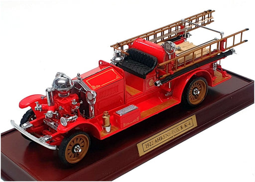 Franklin Mint 1/32 Scale R11TL77 - 1922 Ahrens Fox Pumper Fire Engine - Red