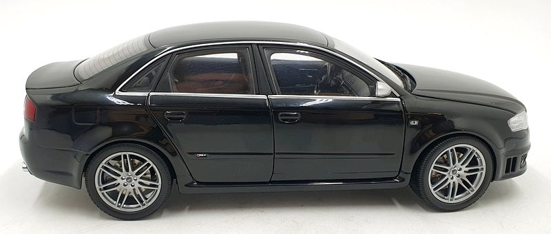 Minichamps 1/18 Scale Diecast 501.05.091.15 - Audi RS 4 - Black