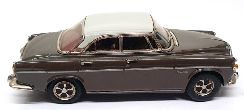 Conquest 1/43 Scale 106 - 1968 Rover P5B 3.5L Coupe - Burnt Grey/Silver Birch