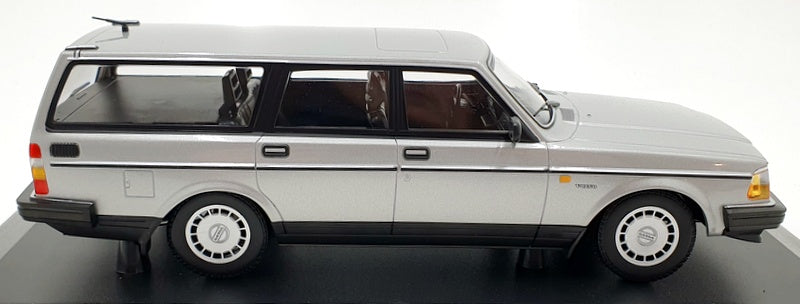 Minichamps 1/18 Scale 155 171416 - Volvo 240 GL Break 1986 - Silver