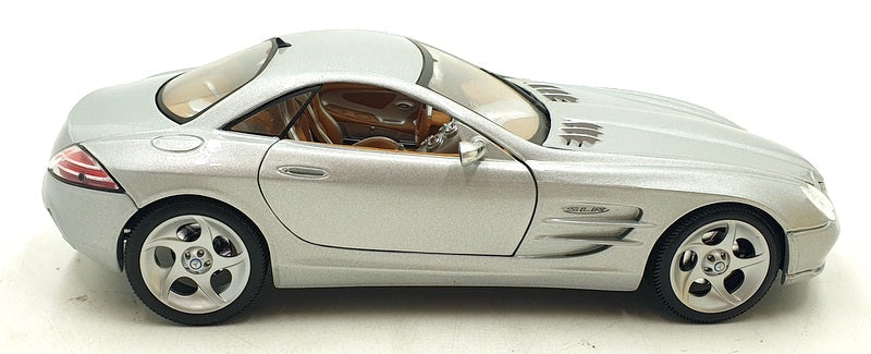 Maisto 1/18 Scale Diecast 261124L - Mercedes-Benz Vision SLR - Silver