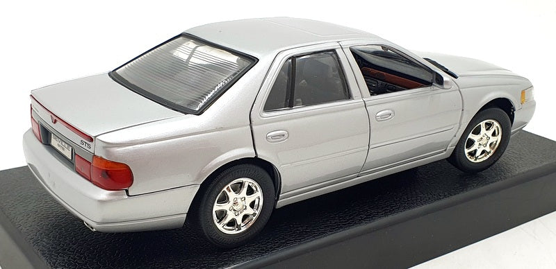 Anson 1/18 Scale Diecast 30337 - Cadillac Seville STS - Silver