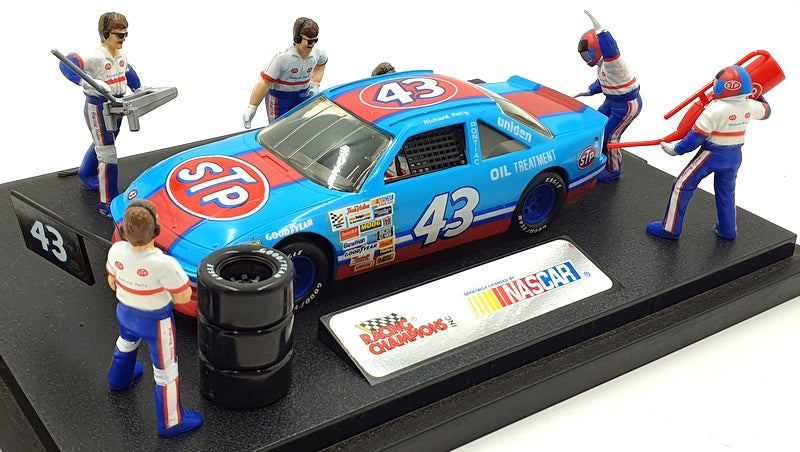 Racing Champions 1/24 Scale RCPS03 - Pontiac NASCAR STP #43 Pit Stop Display