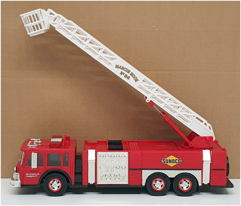 Sunoco 1/35 Scale 11312 - Aerial Tower Fire Truck 1995 - Red/White