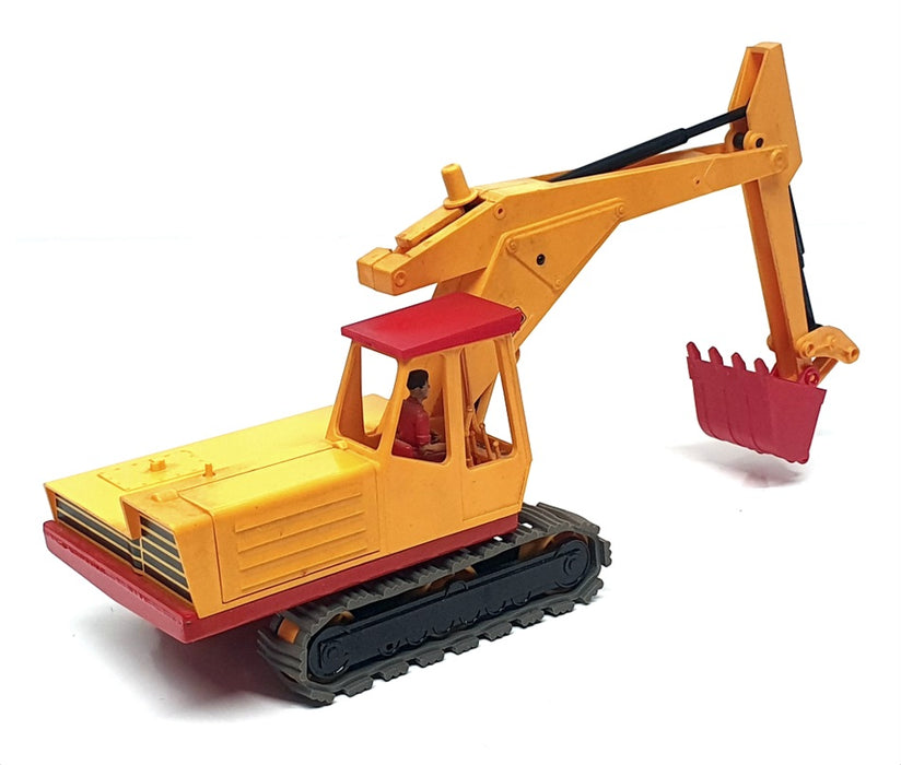 Britains 1/32 Scale Diecast 9913 - JCB Excavator - Yellow/Red