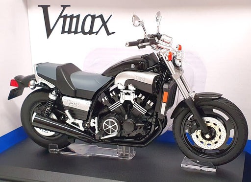 Aoshima 1/12 Scale 11185-3800 - Yamaha Vmax Motorcycle - Black