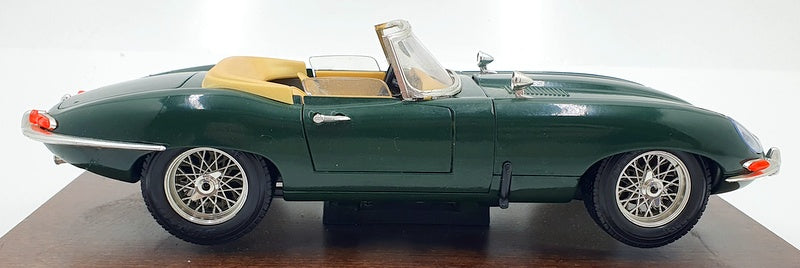 Burago 1/18 Scale Diecast 3516 - 1961 Jaguar E-Type Cabriolet - Green