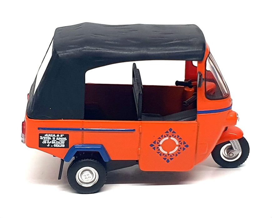 Hachette 1/43 Scale 24723 - Bajaj Taxi Jakarta 1990 - Orange/Black