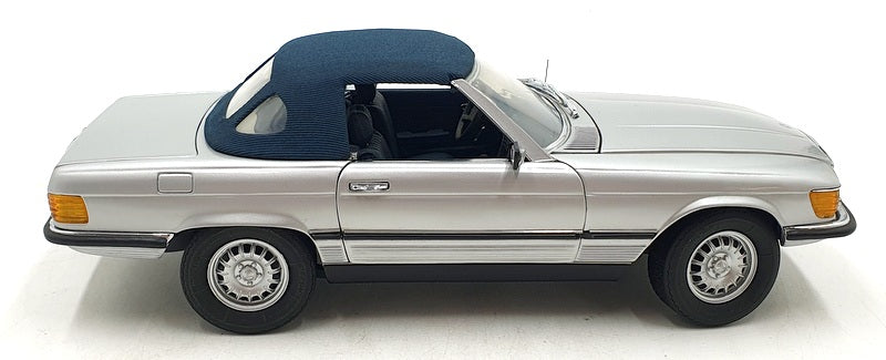 CMC 1/18 Scale Diecast M-024B Mercedes Benz 1973-80 450 SL - Silver