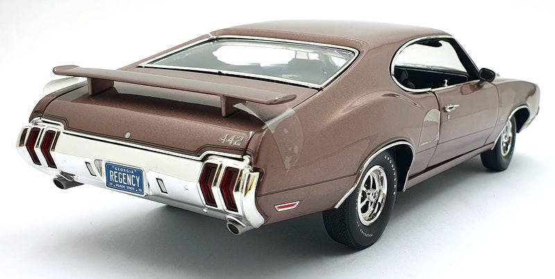 Acme 1/18 Scale Diecast A1805626 1970 Oldsmobile 442 - Regency Rose 