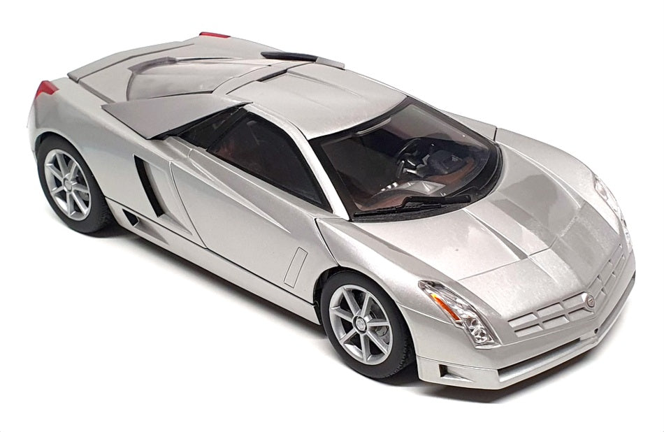 Hot Wheels 1/18 Scale Diecast 3124Y - Cadillac Cien XV12 - Silver