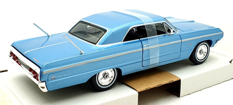 Maisto 1/26 Scale Diecast 32908 - 1964 Chevrolet Impala SS - Blue 