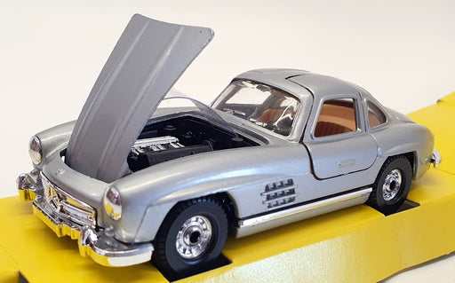 Corgi Appx 13cm Long Diecast 811 - 1954 Mercedes Benz 300SL - Silver