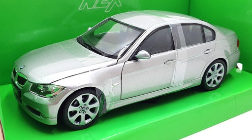 Welly NEX 1/24 Scale Diecast 22465W - BMW 330i - Silver