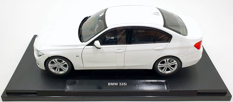 Welly 1/18 Scale Diecast 18043W - BMW 335i Saloon - White