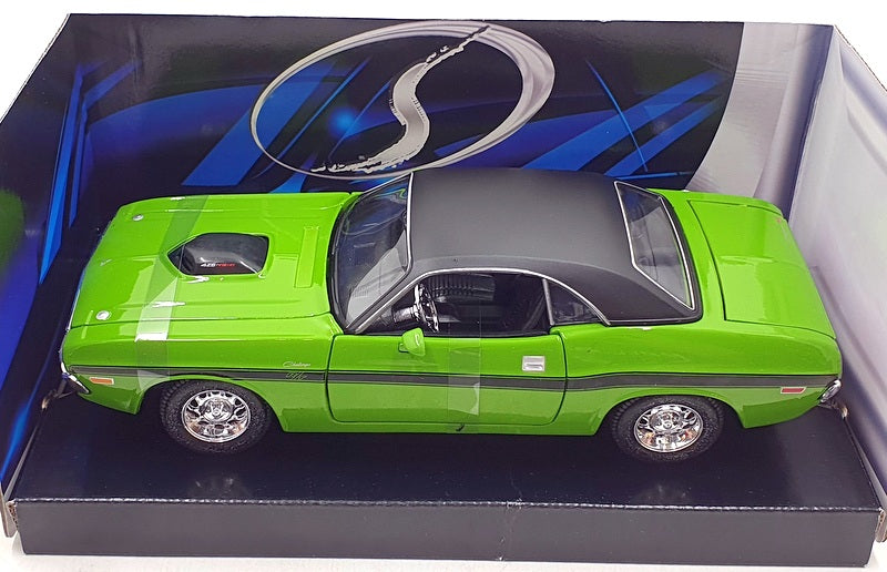 Maisto 1/24 Scale Diecast 31263 - 1970 Dodge Challenger R/T Coupe - Green