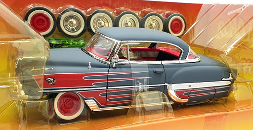 Jada - 1/24 Scale - 55009 1953 Chevrolet Bel Air Road Rats Chop Shop Grey/Red