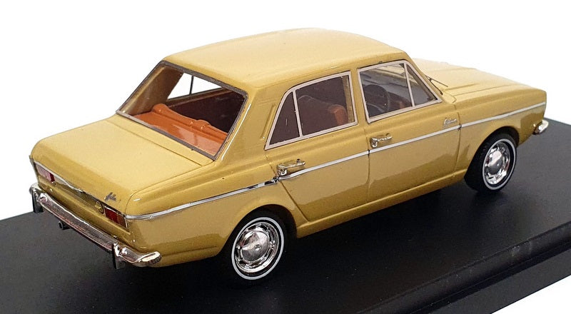 Silas Models 1/43 Scale SM43052a - 1966 Hillman Hunter - shore Beige