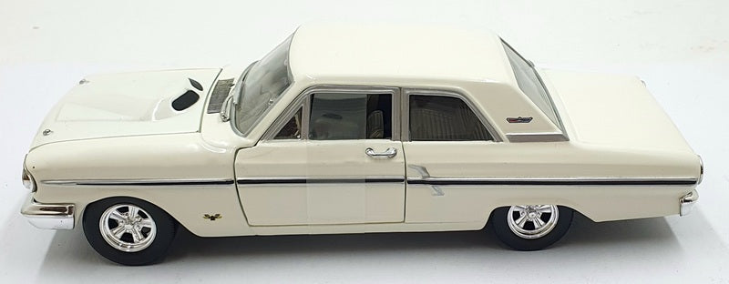 Johnny Lightning 1/24 Scale 51105 - 1964 Ford Thunderbolt - White