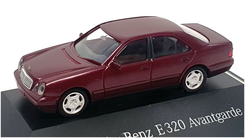 Herpa 1/87 Scale B 6 600 5624 - Mercedes Benz E 320 - Burgundy