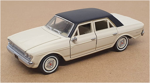 Franklin Mint 1/43 Scale B11RT31 - 1963 AMC Rambler 660 - Valencia Ivory