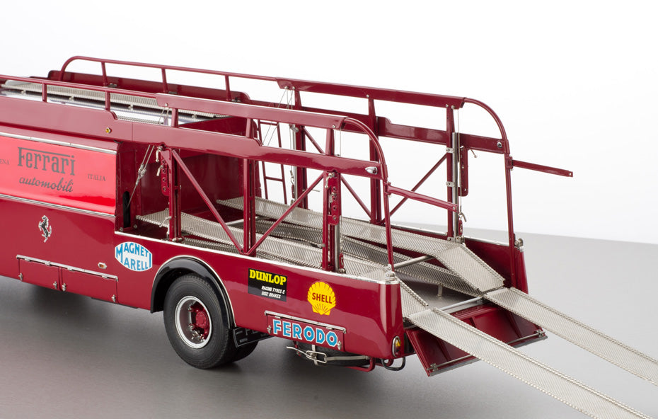 CMC 1/18 Scale M-084 - Ferrari RennTransporter Typ Fiat 642 RN2 Bartoletti 1957