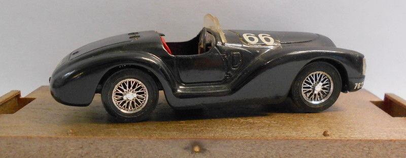 Brumm 1/43 Scale Metal Model - R67 FERRARI 815 SPORT 1940 - 66