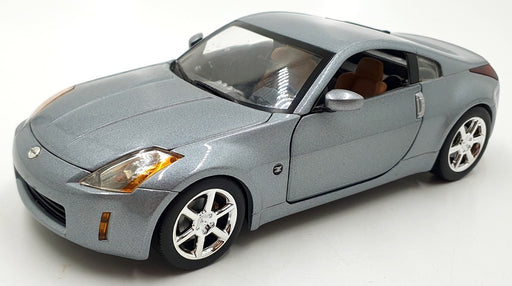 Hot Wheels 1/18 Scale diecast 29323T - Nissan 350Z - Silver/Grey