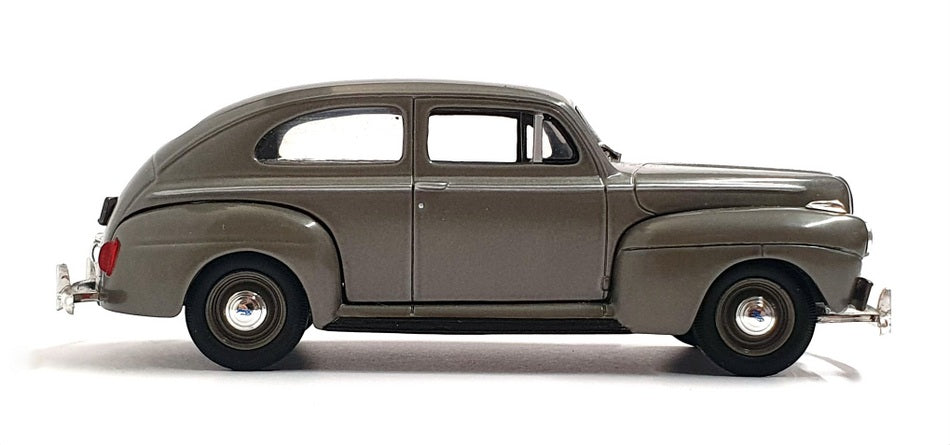 Unknown Brand 1/43 Scale Diecast UKN01G - 1941 Ford Tudor - Grey