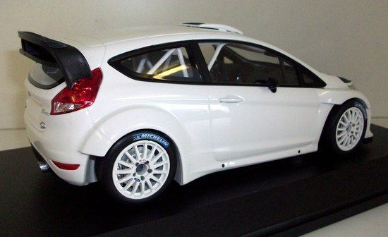 MINICHAMPS 1/18 - 151 110890 FORD FIESTA RS WRC STREET 2011 - WHITE