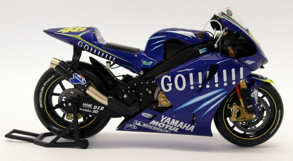 Minichamps 1/12 Scale Diecast 122 043046 Yamaha YZR-M1 Moto GP 2004 Rossi GO!!!!