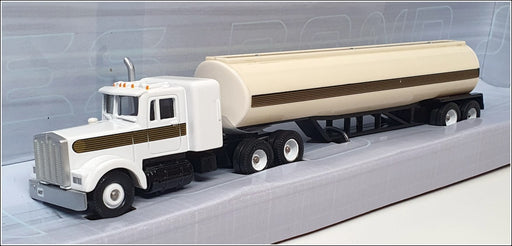 Corgi Appx 25cm Long Diecast TY07201 - Kenworth Tanker Bond 007 Licence To Kill