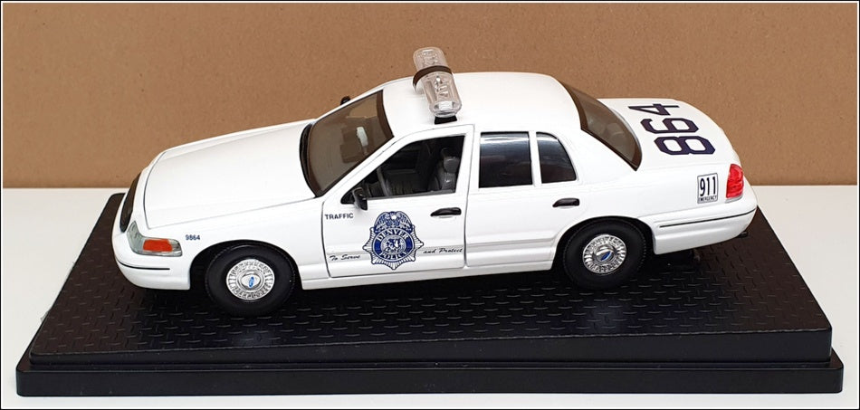 Classic Metal Works 1/24 Scale 23822H - Ford Crown Victoria Police - Denver