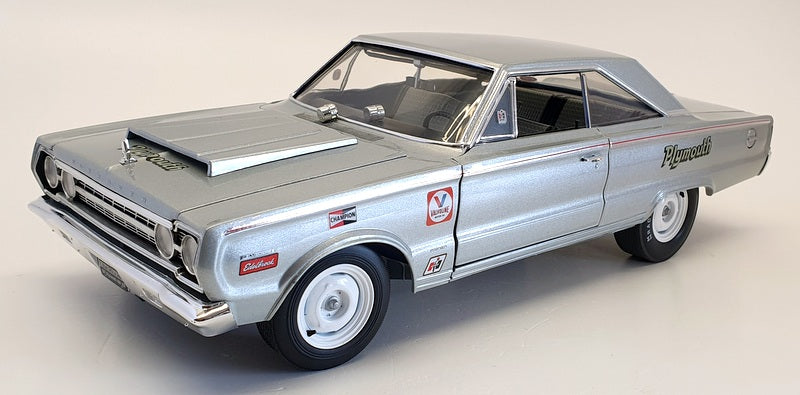 ACME 1/18 Scale A1806704 - 1967 Plymouth Belvedere Lightweight Silver Bullet