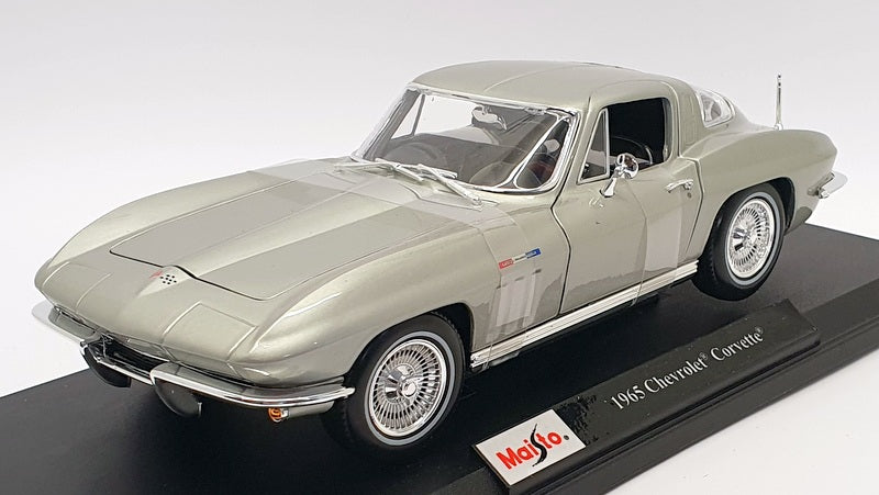 Maisto 1/18 Scale Model Car 46629 - 1965 Chevrolet Corvette - Silver